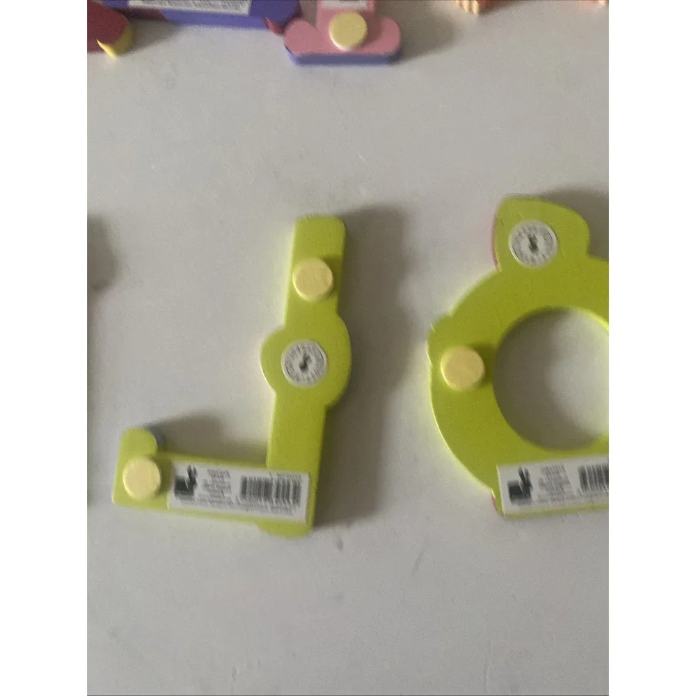 Jonad 21 Letters Wooden Sellout Assorted Alphabet Clown Letters